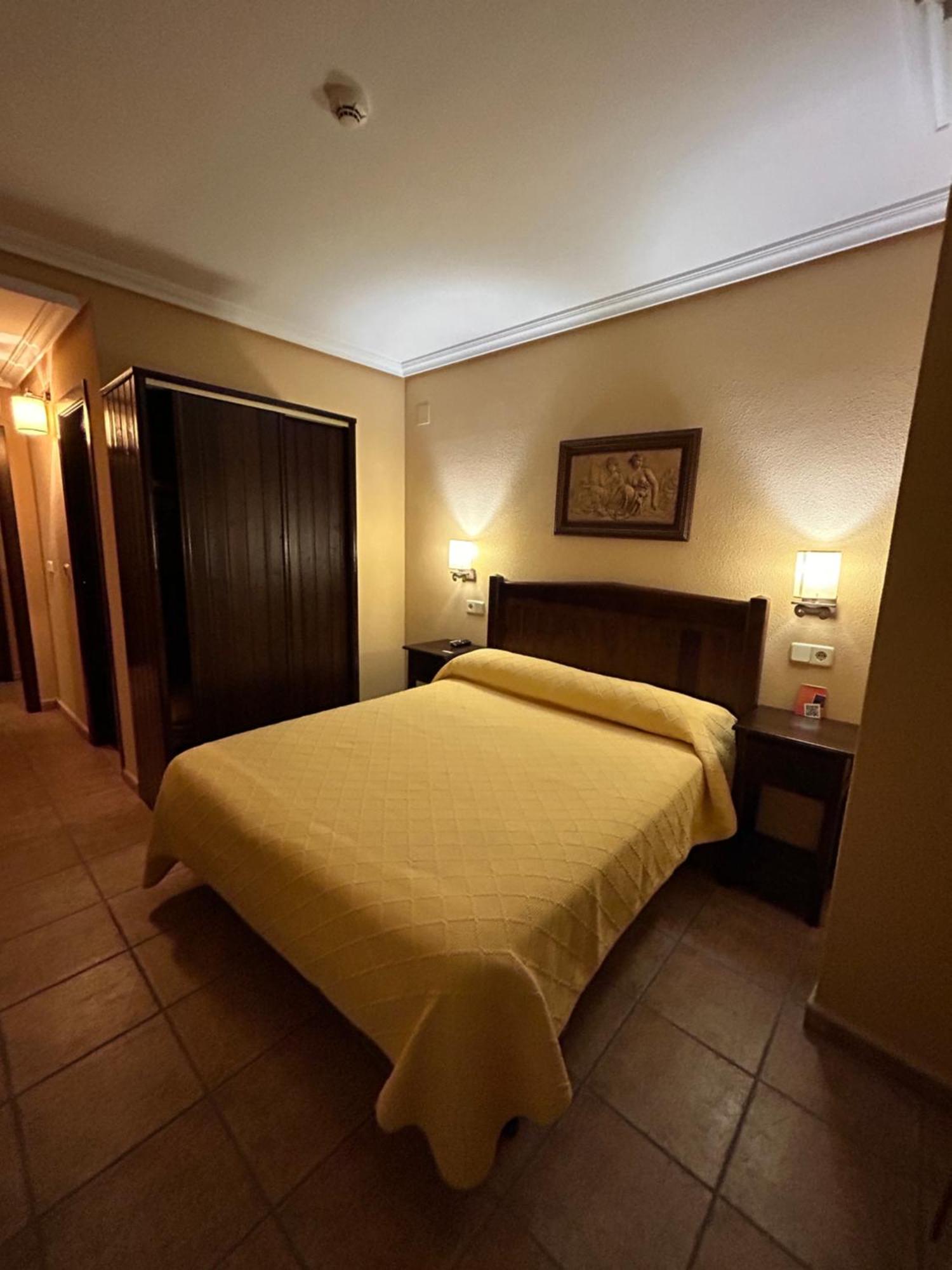 Lezuza Hostal Restaurante Morote Cano מראה חיצוני תמונה